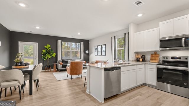 5994 Skylar Drive, South Fulton, GA 30331