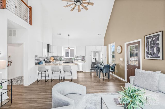 512 N Mulberry Street, Cherryville, NC 28021