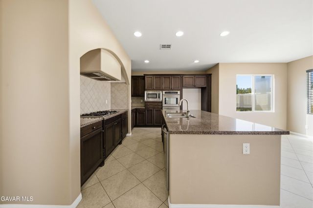 6778 Serrano Avenue, Hesperia, CA 92345