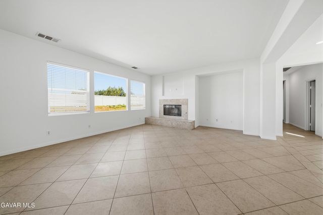 6778 Serrano Avenue, Hesperia, CA 92345