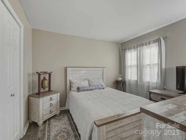 5215 Amity Springs Drive, Charlotte, NC 28212