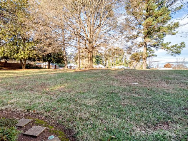 5215 Amity Springs Drive, Charlotte, NC 28212