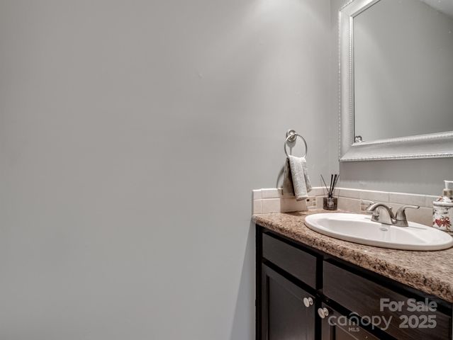 5215 Amity Springs Drive, Charlotte, NC 28212