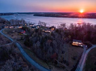 15732 Channel Point Drive, Bakewell, TN 37373