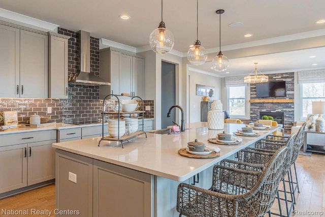 6978 Colony Drive, West Bloomfield Charter Township, MI 48323