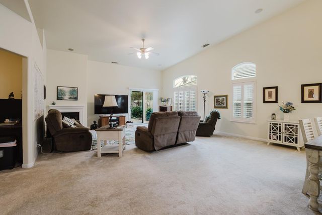 1634 Judith Way, Escalon, CA 95320