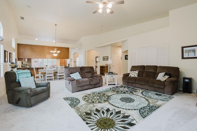 1634 Judith Way, Escalon, CA 95320