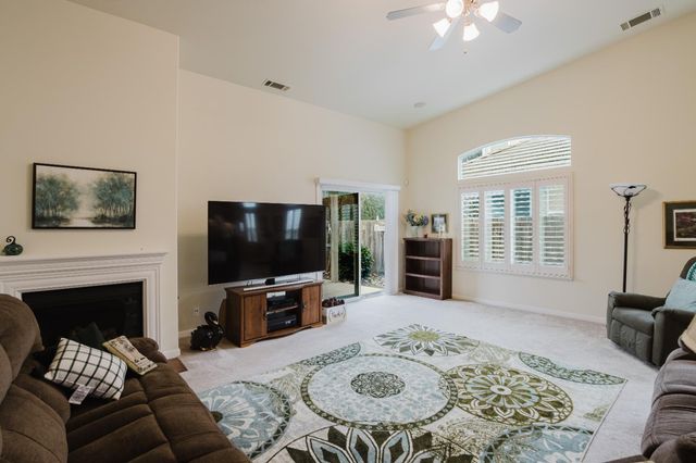 1634 Judith Way, Escalon, CA 95320