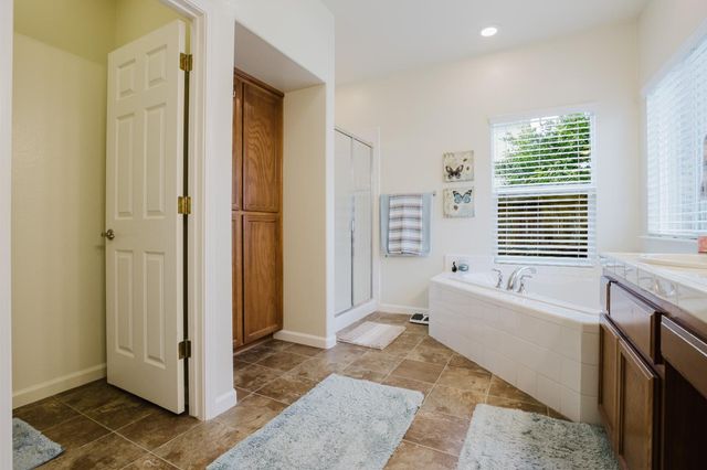 1634 Judith Way, Escalon, CA 95320