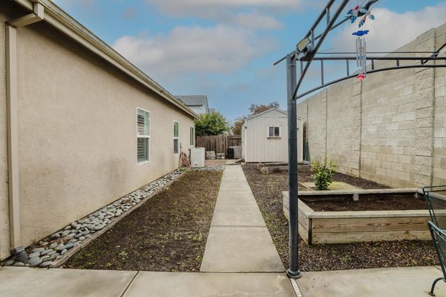 1634 Judith Way, Escalon, CA 95320