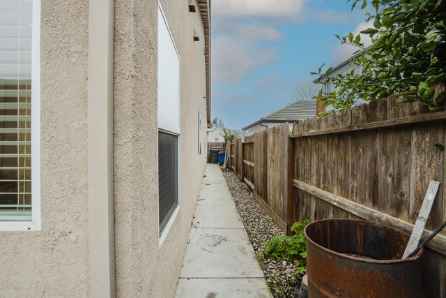 1634 Judith Way, Escalon, CA 95320