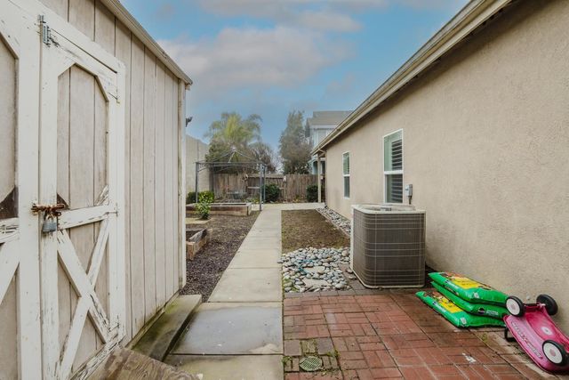 1634 Judith Way, Escalon, CA 95320