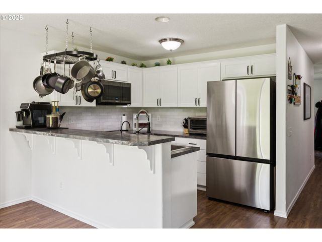 2855 5TH St, Columbia City, OR 97018