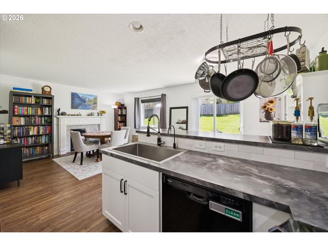 2855 5TH St, Columbia City, OR 97018