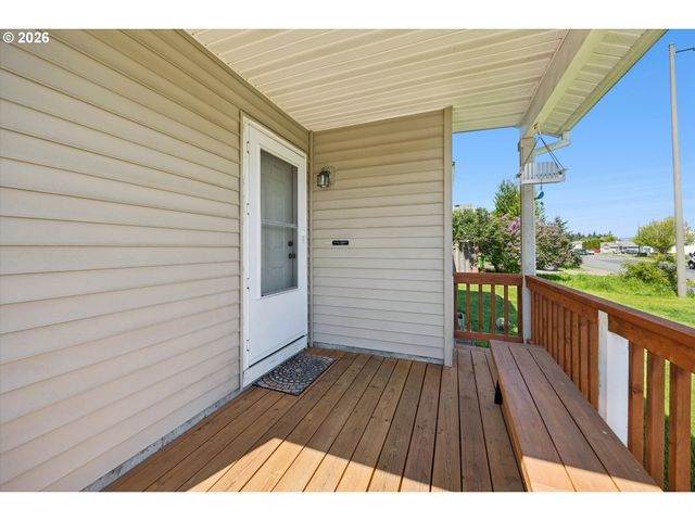 2855 5TH St, Columbia City, OR 97018