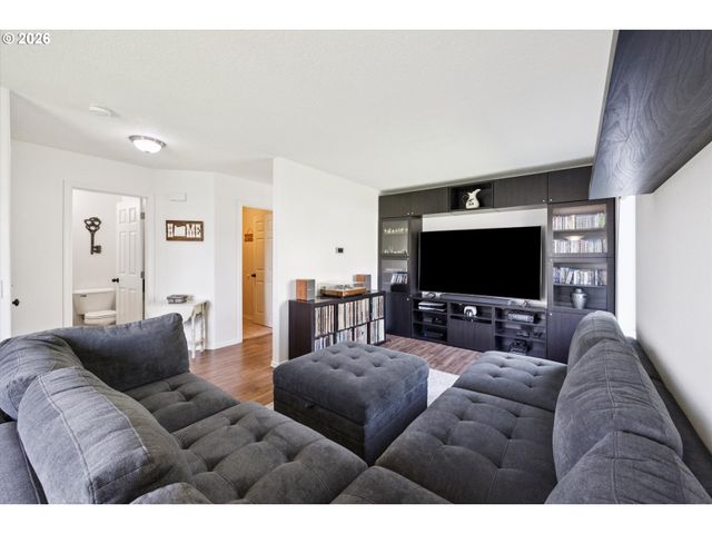 2855 5TH St, Columbia City, OR 97018