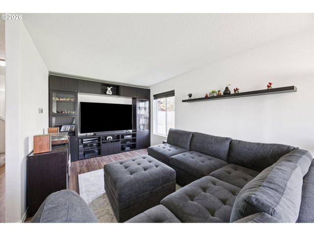 2855 5TH St, Columbia City, OR 97018