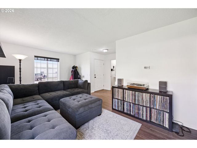 2855 5TH St, Columbia City, OR 97018