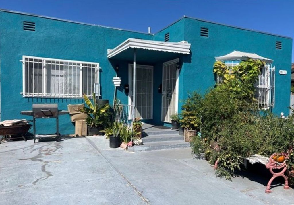 Image 1 of property listing at 1541 W 59th, Los Angeles, CA 90047