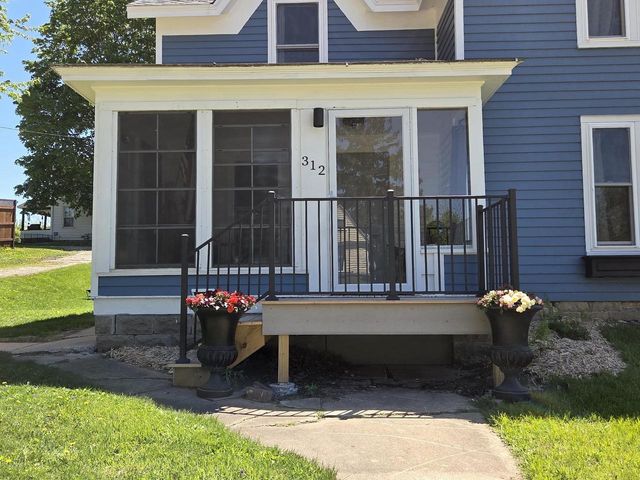 312 W Florence Street, Cambria, WI 53923