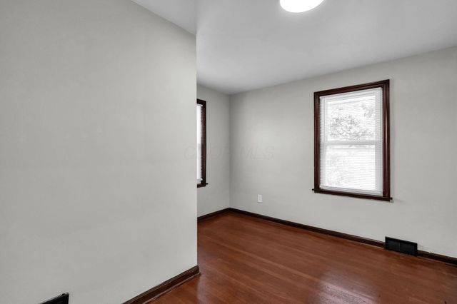 1037 E 18th Avenue, Columbus, OH 43211