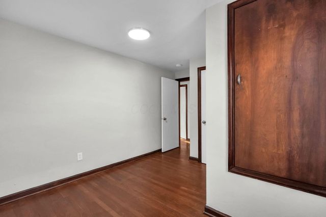 1037 E 18th Avenue, Columbus, OH 43211