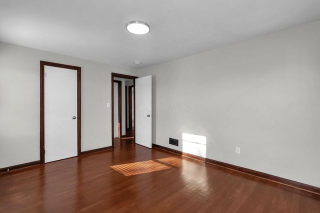 1037 E 18th Avenue, Columbus, OH 43211