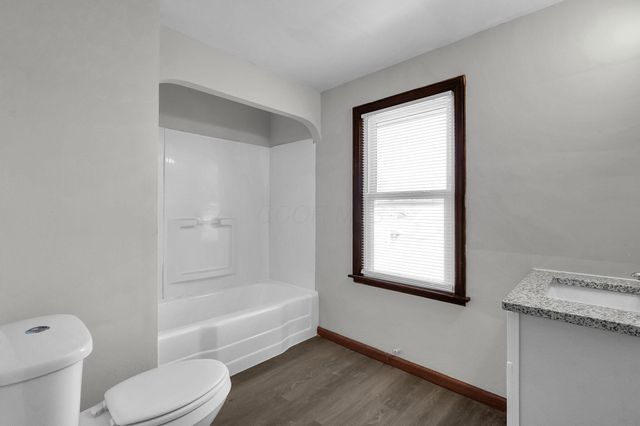 1037 E 18th Avenue, Columbus, OH 43211