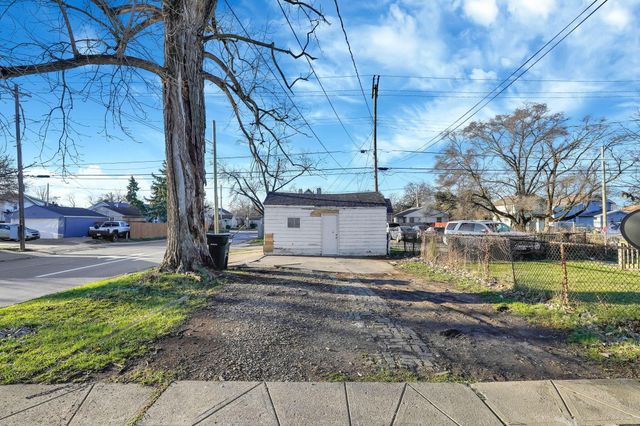 1037 E 18th Avenue, Columbus, OH 43211