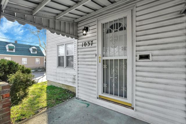 1037 E 18th Avenue, Columbus, OH 43211