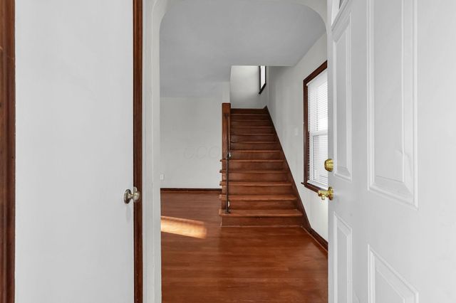 1037 E 18th Avenue, Columbus, OH 43211