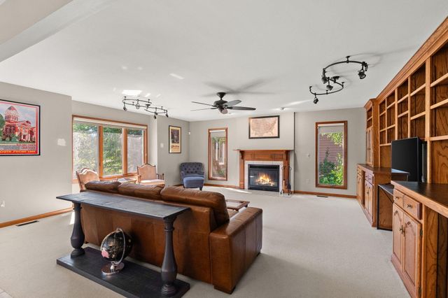 600 Morningside Drive, Crown Point, IN 46307