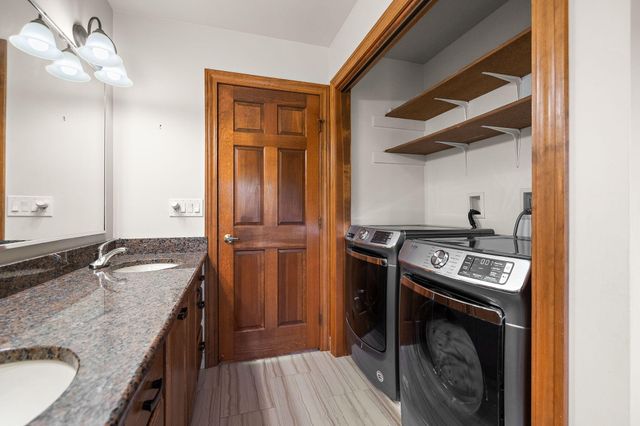 600 Morningside Drive, Crown Point, IN 46307