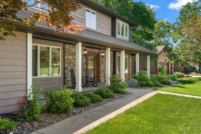 600 Morningside Drive, Crown Point, IN 46307