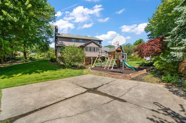 600 Morningside Drive, Crown Point, IN 46307