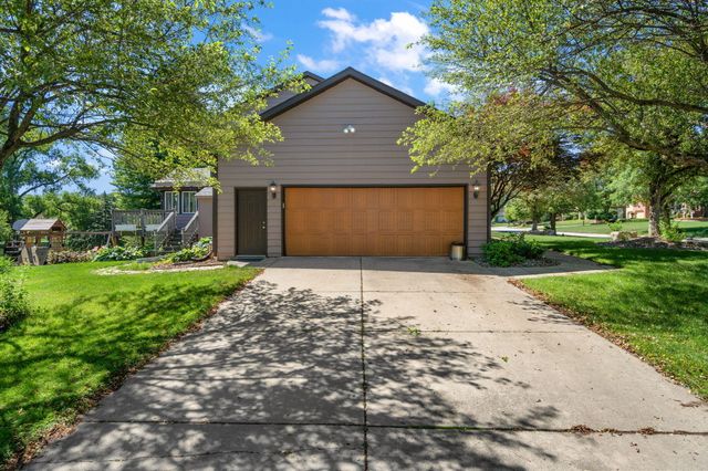 600 Morningside Drive, Crown Point, IN 46307