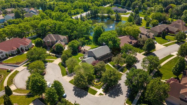 600 Morningside Drive, Crown Point, IN 46307