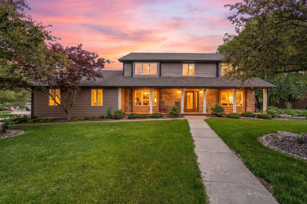 600 Morningside Drive, Crown Point, IN 46307