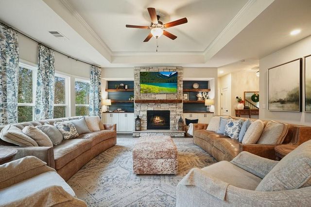 207 Milton Overlook Pass, Woodstock, GA 30188