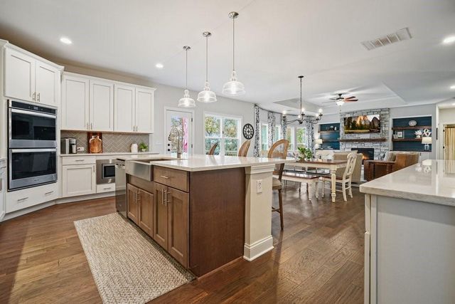 207 Milton Overlook Pass, Woodstock, GA 30188