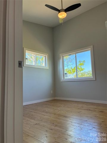 112 Lager Lane, Asheville, NC 28806