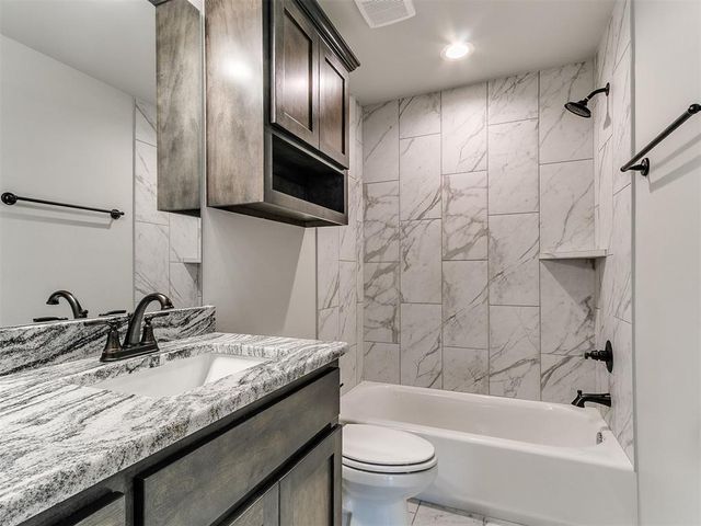 12104 Rockbed Drive, Yukon, OK 73099