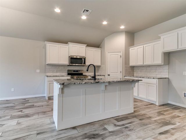 12104 Rockbed Drive, Yukon, OK 73099