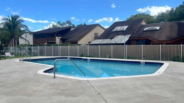 11460 SW 73rd St, Miami, FL 33173