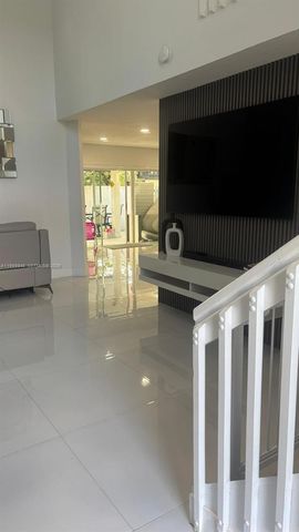 11460 SW 73rd St, Miami, FL 33173