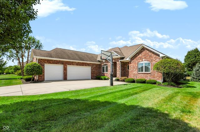 1812 Golden Field Drive, Greenwood, IN 46143