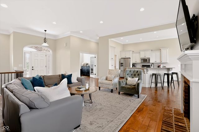 1812 Golden Field Drive, Greenwood, IN 46143