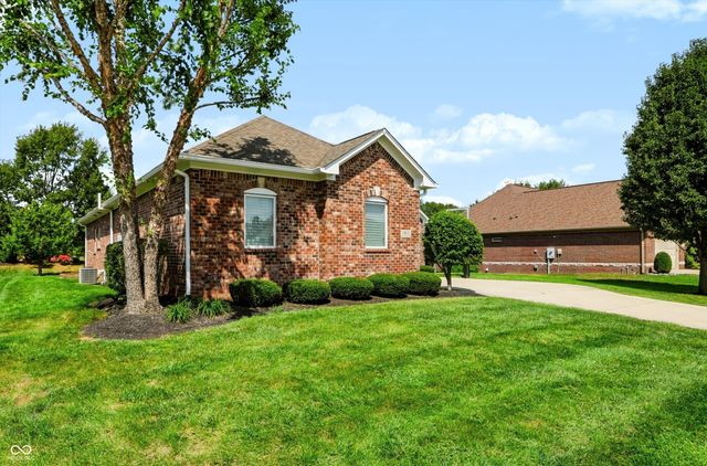 1812 Golden Field Drive, Greenwood, IN 46143