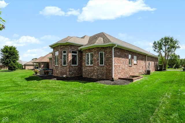 1812 Golden Field Drive, Greenwood, IN 46143
