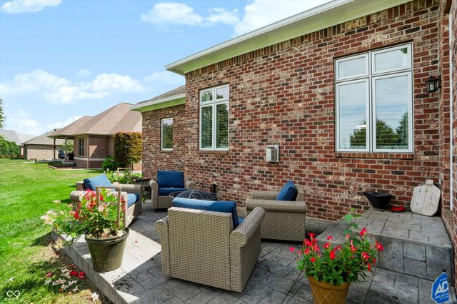 1812 Golden Field Drive, Greenwood, IN 46143